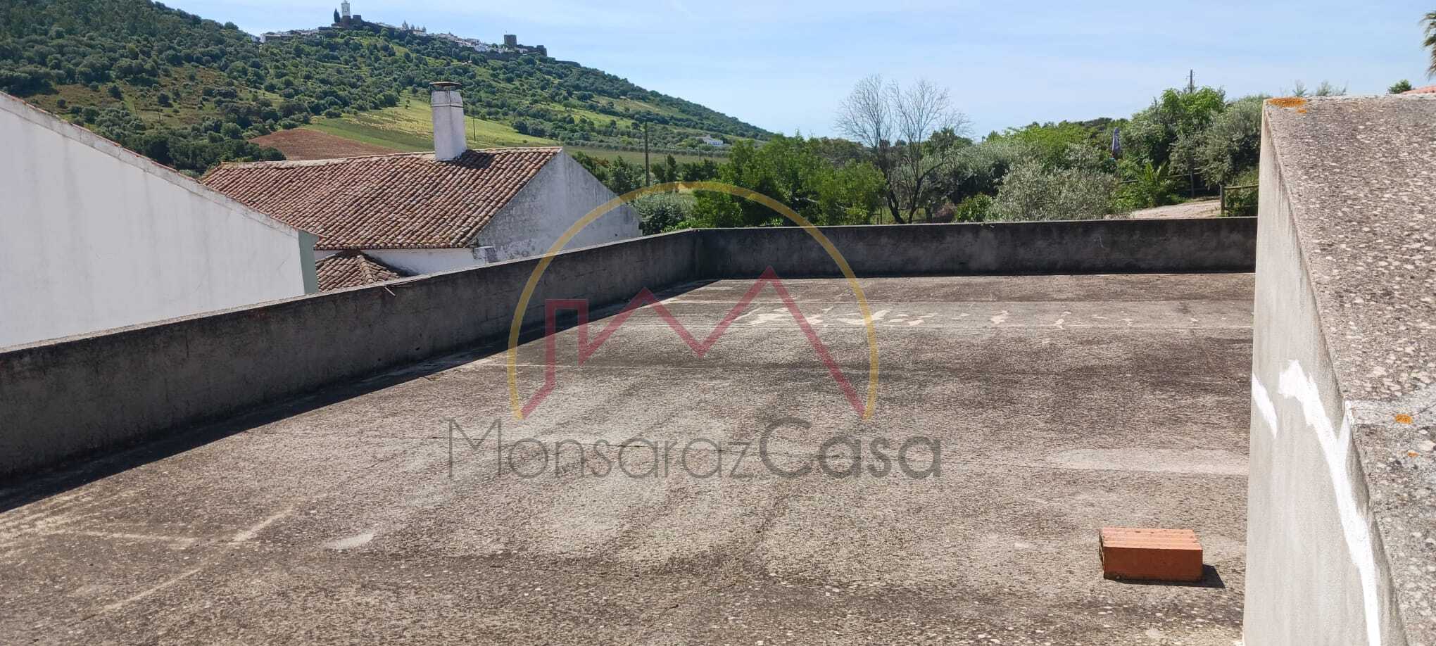 Moradia para Remodelação com Vista para o Castelo de Monsaraz – Telheiro