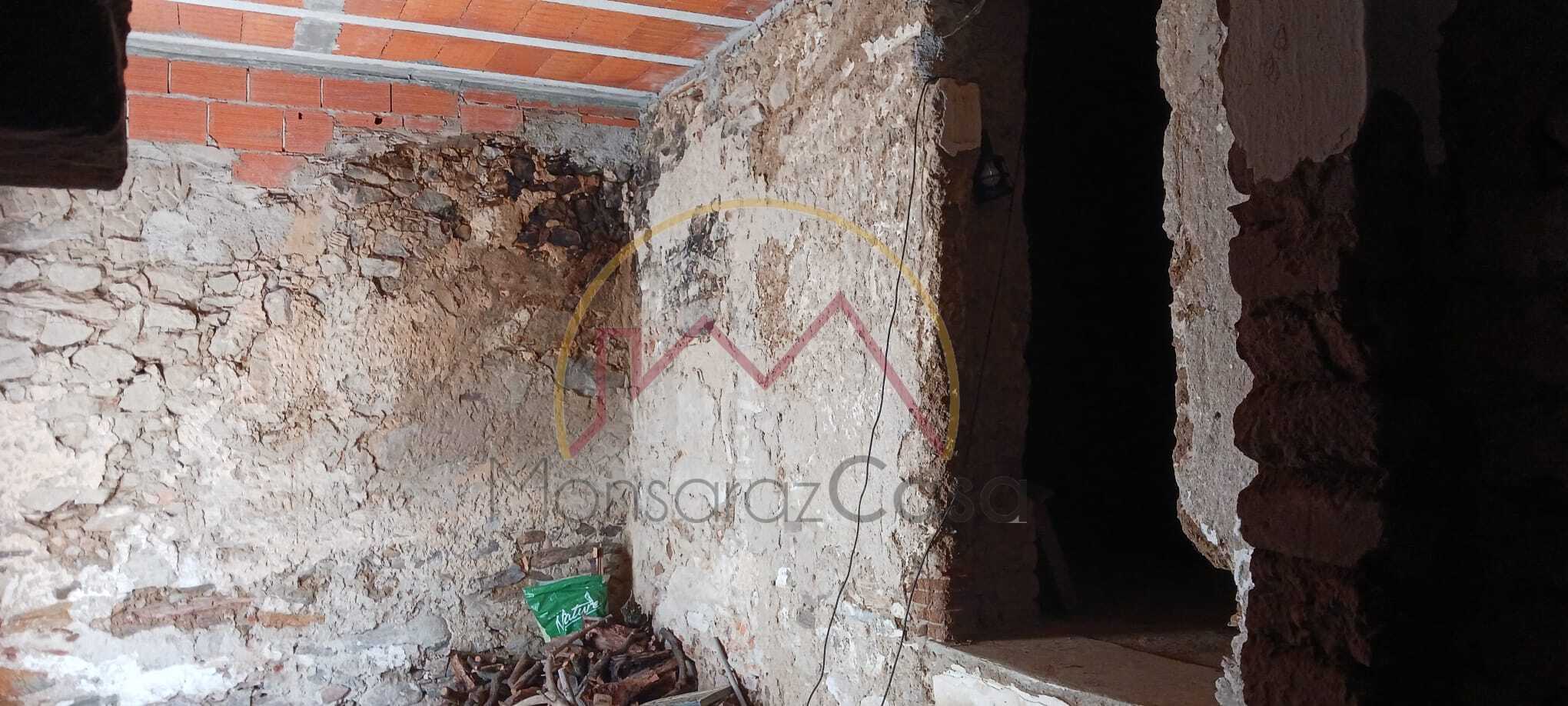 Moradia para Remodelação com Vista para o Castelo de Monsaraz – Telheiro