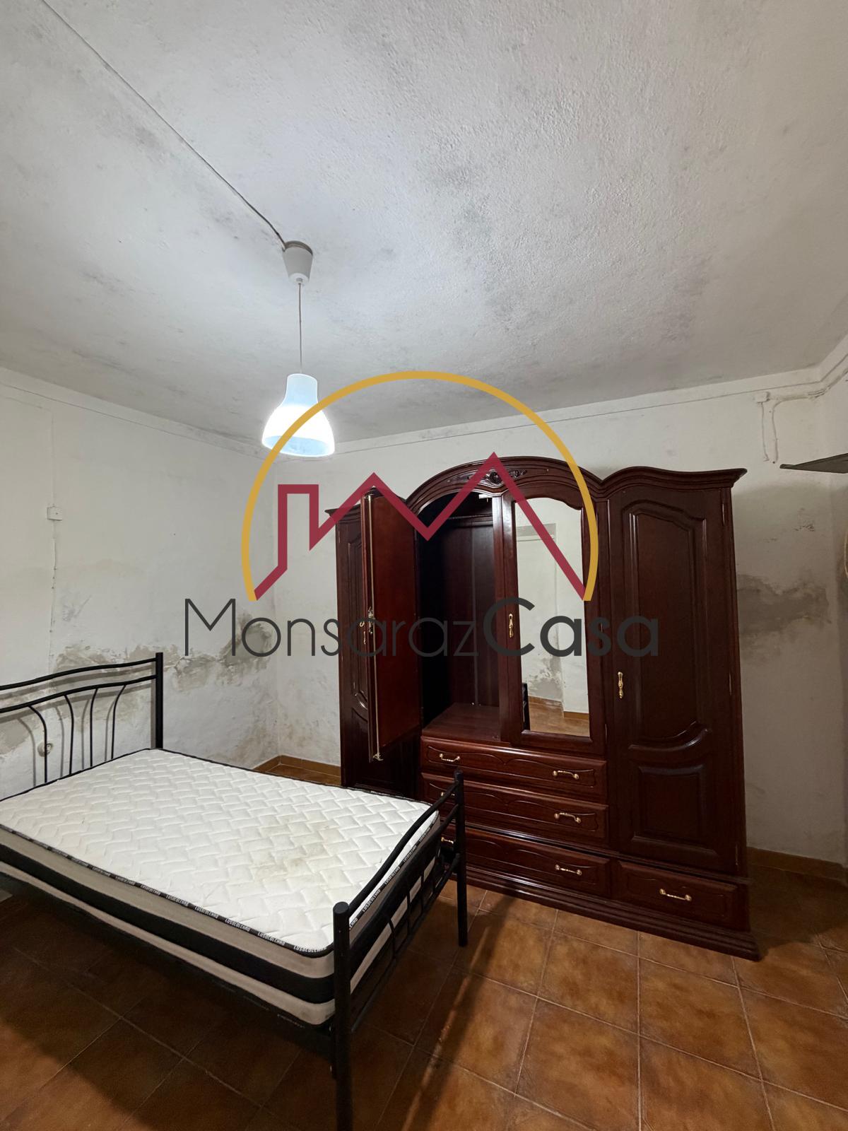 Moradia Térrea com Quintal e Garagem em Campinho