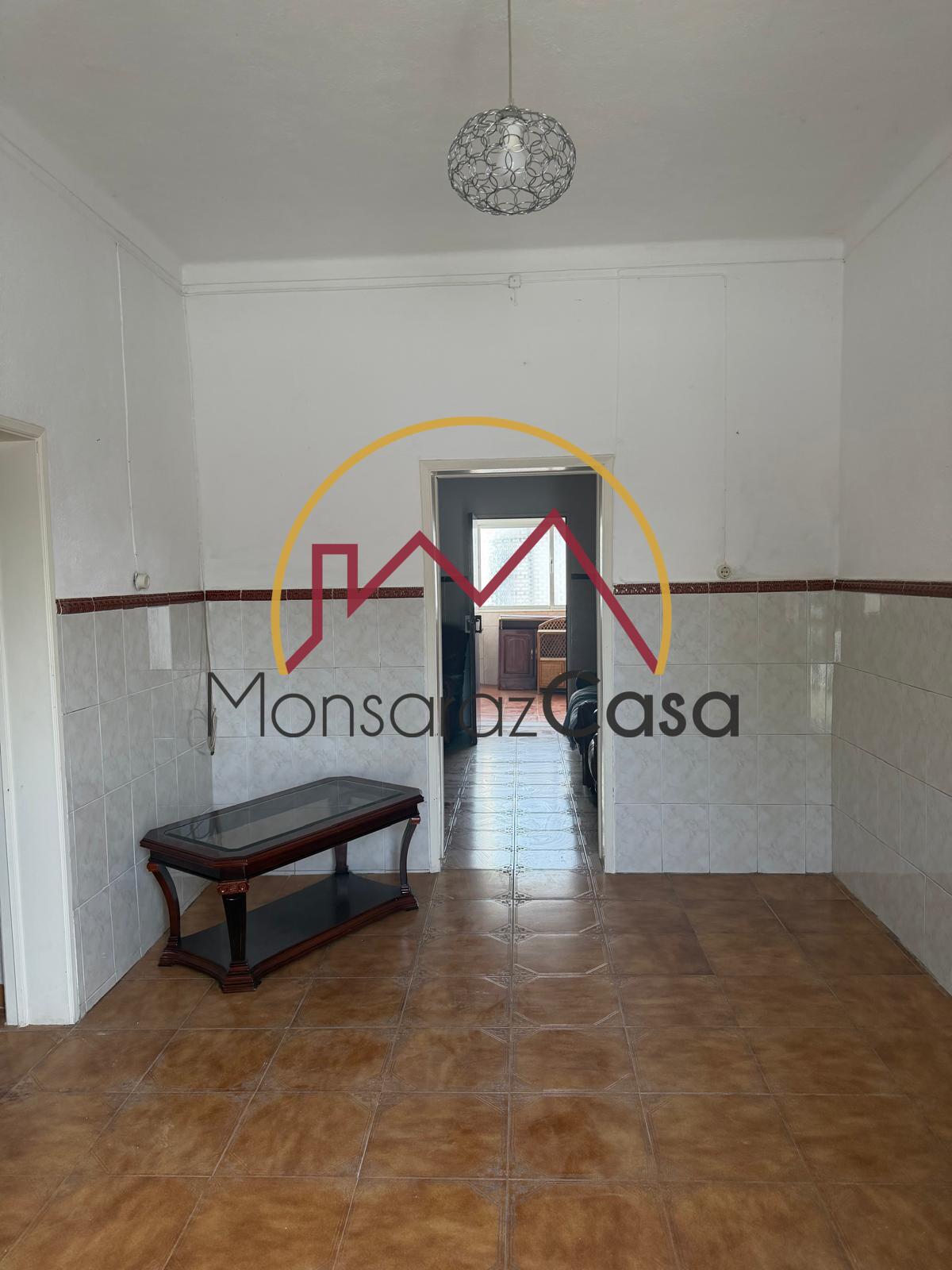 Moradia Térrea com Quintal e Garagem em Campinho