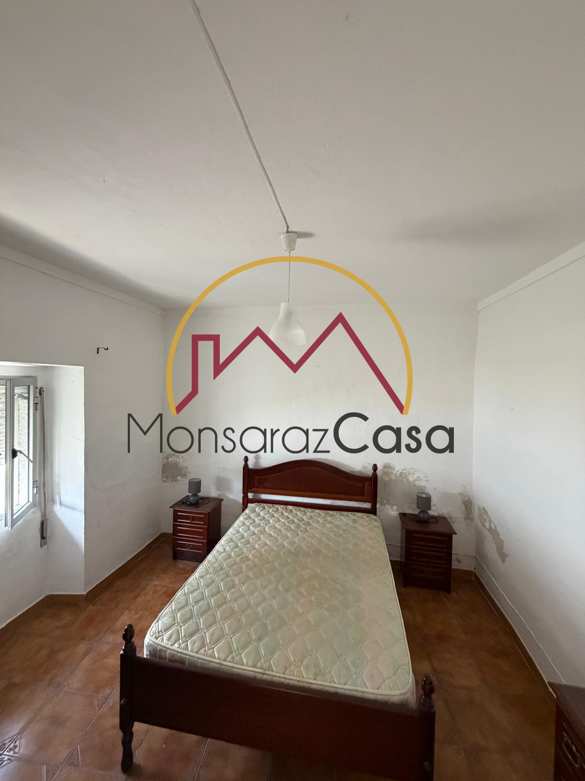 Moradia Térrea com Quintal e Garagem em Campinho