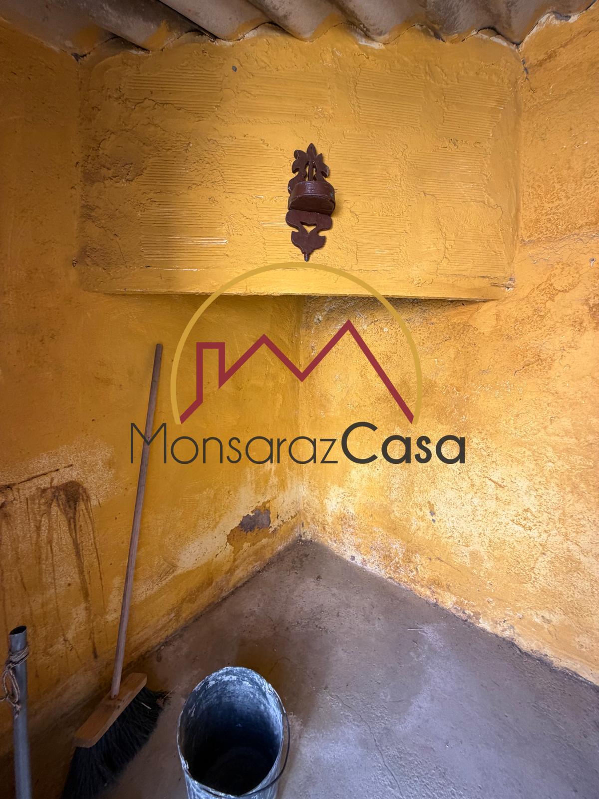 Moradia Térrea com Quintal e Garagem em Campinho