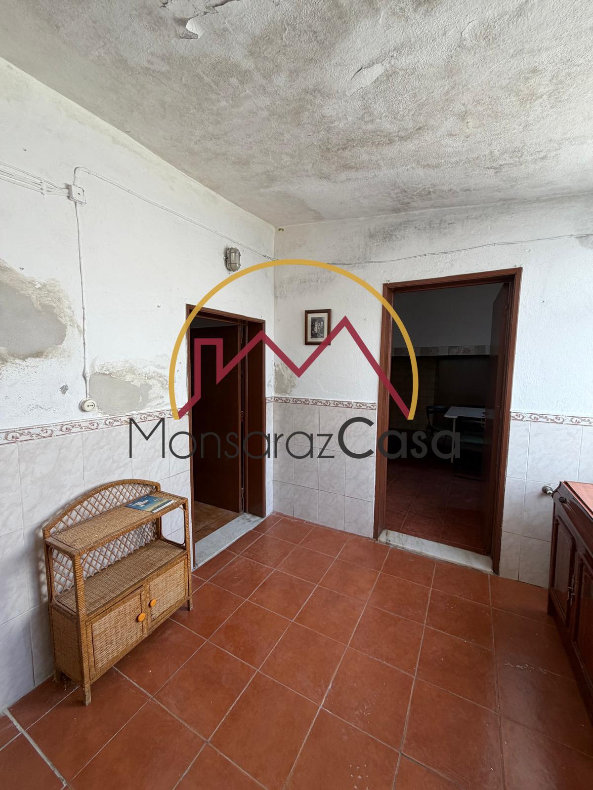 Moradia Térrea com Quintal e Garagem em Campinho