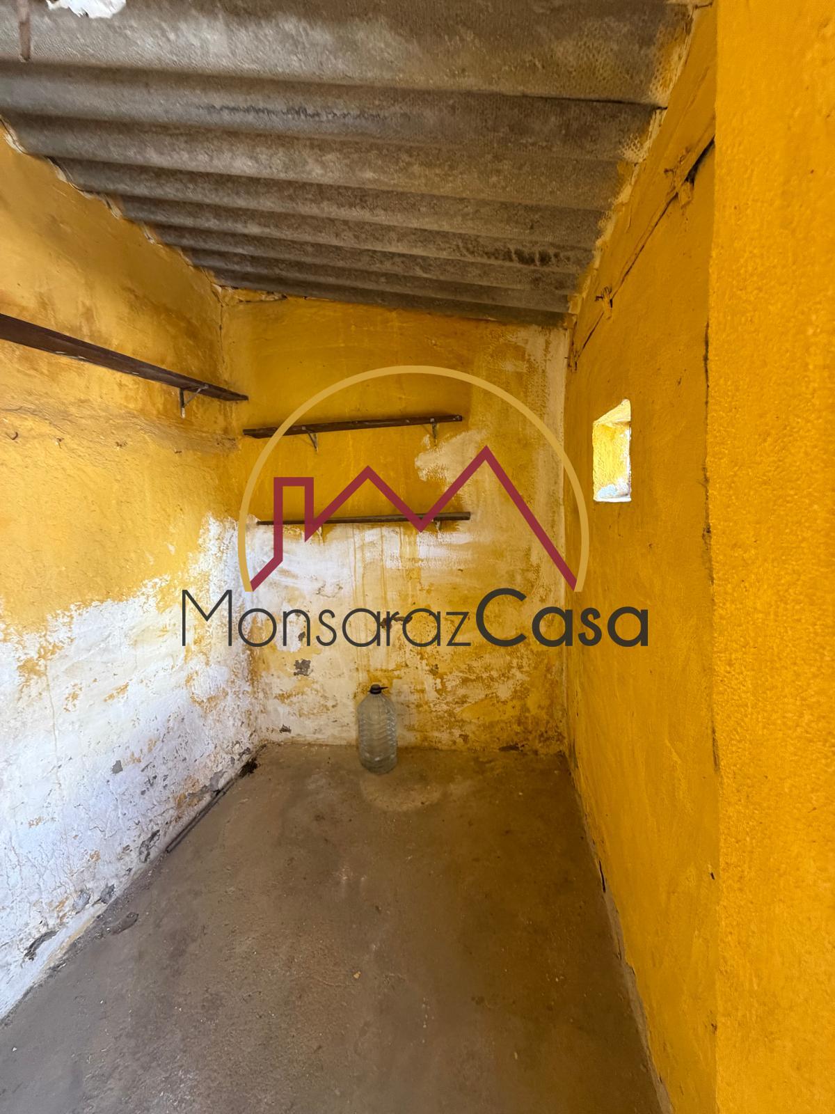 Moradia Térrea com Quintal e Garagem em Campinho